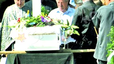 Elevul sinucigas, condus pe ultimul drum