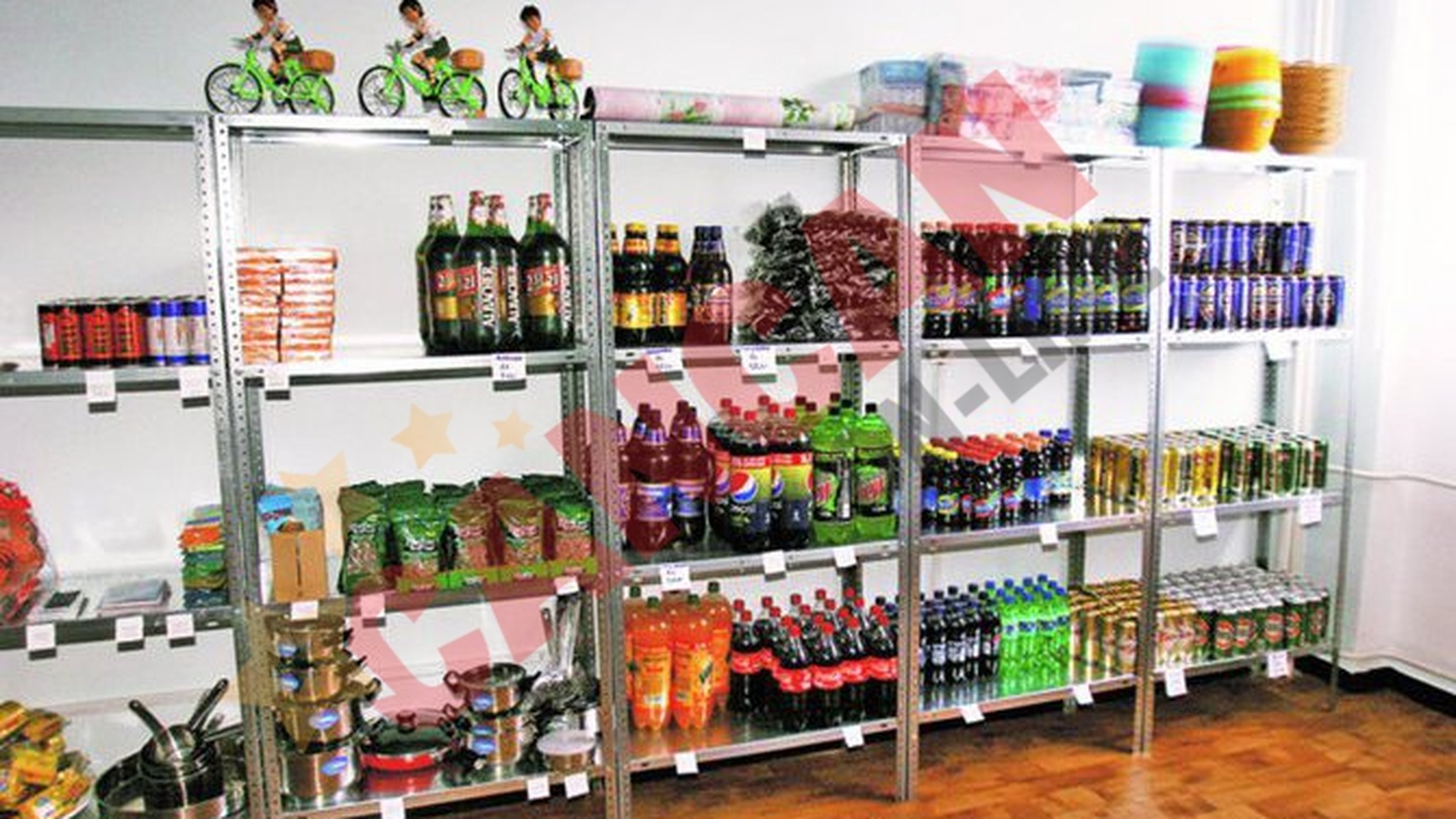 Pijamale, blugi si camasi confiscate, la pret de nimic