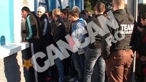 S-au imbulzit sa cumpere bilete la meciul dintre Pandurii si Steaua