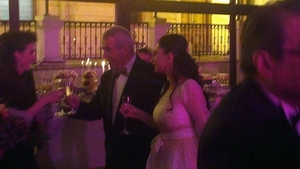 Totul despre nunta lui Tariceanu! Vezi ce invitat s-a apucat sa cante, ce traditii s-au respectat si ce marturii s-au dat