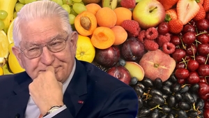 Fructul care ne întinerește dacă îl consumăm zilnic, potrivit faimosului medic Vlad Ciurea