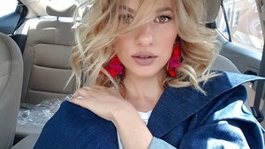 LIDIA BUBLE, de nerecunoscut! Toată lumea s-a uitat la picioarele cântăreţei, atunci când şi-a făcut apariţia