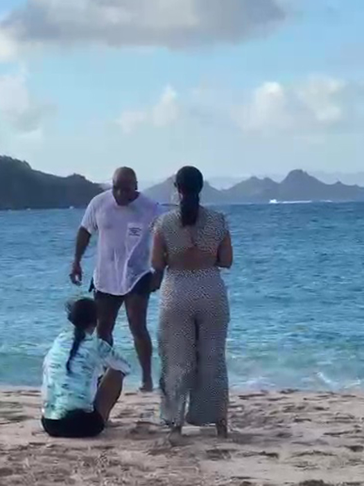 Mike Tyson, Crăciun la Barts, alături de soție (Foto: CANCAN.RO)