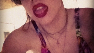Lady Gaga s-a ras în cap şi are un nou tatuaj făcut în cinstea oraşului Rio de Janeiro! Îţi place sau nu?