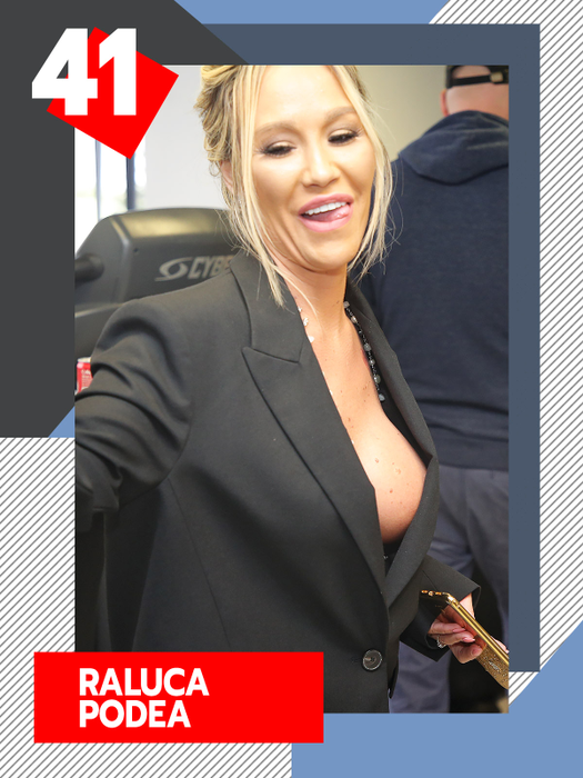 Gina Pistol, Daniela Crudu și Andreea Marin, în ipostaze ”delicioase”! TOP 50 sexy vedete care nu au mai rezistat în plină stradă!