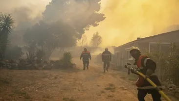 Foc de dimensiuni mai mare decât Parisul, în sudul Franței! Câte victime au fost raportate până la ora aceasta
