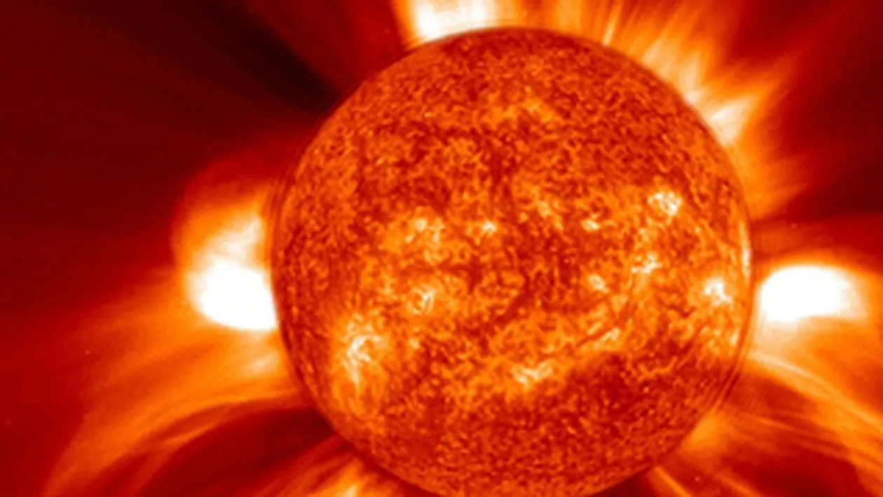 O eruptie solara ar putea perturba astazi activitatea satelitilor si retelele de comunicatii