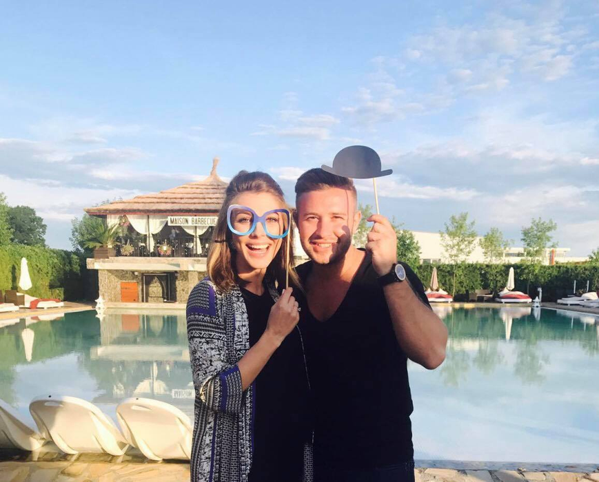 ILINCA VANDICI, cea mai sexy mămică! Cum arată vedeta într-o rochie scurtă, la nici două săptămâni de când a născut