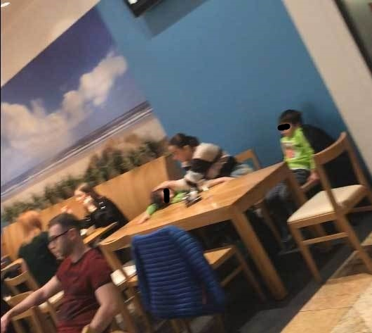 Mădălin Voicu şi-a scos noua familie la mall