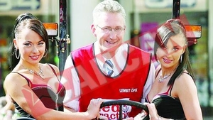 Lembit o baga in Parlament pe Cheeky Gabriela
