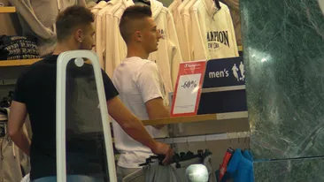 VIDEO Gicu Grozav nu a luat si haine de la turci. Si-a facut aprovizionarea din mall, alaturi de un prieten