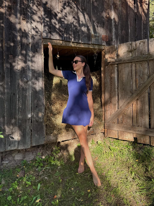Iustina Loghin, în locul în care a copilărit/ Sursa foto: Instagram