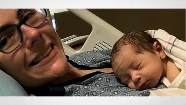 O femeie din Boston nu a știut că e însărcinată și a născut bebelușul în toaleta de acasă: “Am fost șocați, nu ne așteptam”. Melissa a confundat durerile travaliului cu cele de rinichi | FOTO
