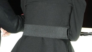 Cine crezi ca este aceasta eleganta bruneta, cu forme perfecte? Iubitul ei este un mare sportiv