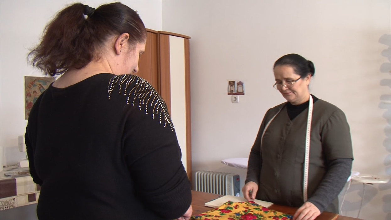 Casele de modă de la Paris au fost lăsate pentru atelierul din România