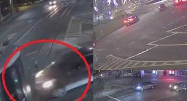 Accident grav pe un bulevard din Iași. O mașină a intrat violent într-un tramvai. Șoferul a fugit de la locul incidentului