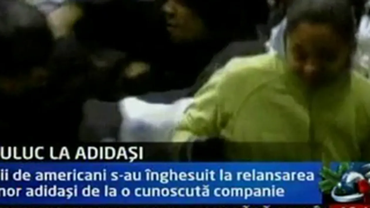 VIDEO Mii de americani s-au calcat in picioare pentru niste adidasi! Vezi cum au devastat un magazin!