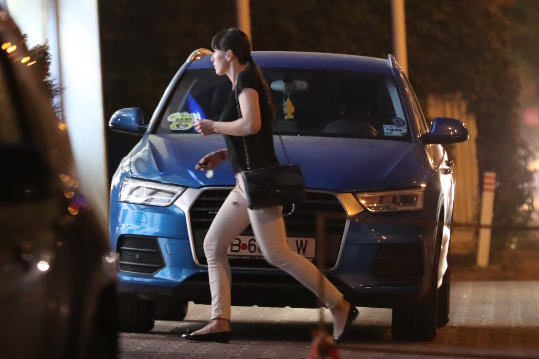 Florentina Gherghiceanu conduce un Audi Q3 şi poartă pe braţ un Chanel de 4000 €