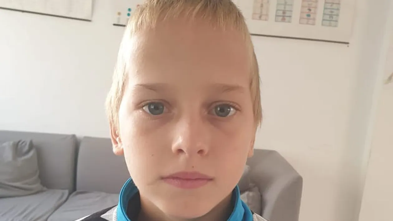 L-ați văzut? Un copil de 11 ani a cerut permisiunea să meargă la baie în timpul orelor și a fost dat dispărut de atunci