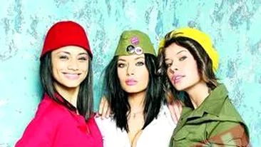 Aylin isi duce colegii la teatru