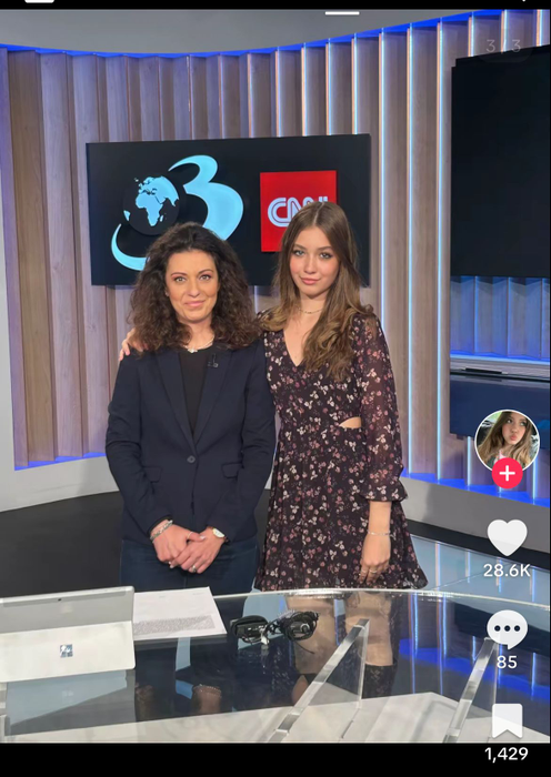 Ana împreună cu mama sa, Natalia, Sora lui Mircea Badea/ sursă foto: TikTok