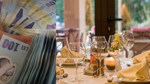 De necrezut ce a pățit un român, după ce a refuzat să lase bacșiș la restaurant: "M-a căutat chelneriţa și..."