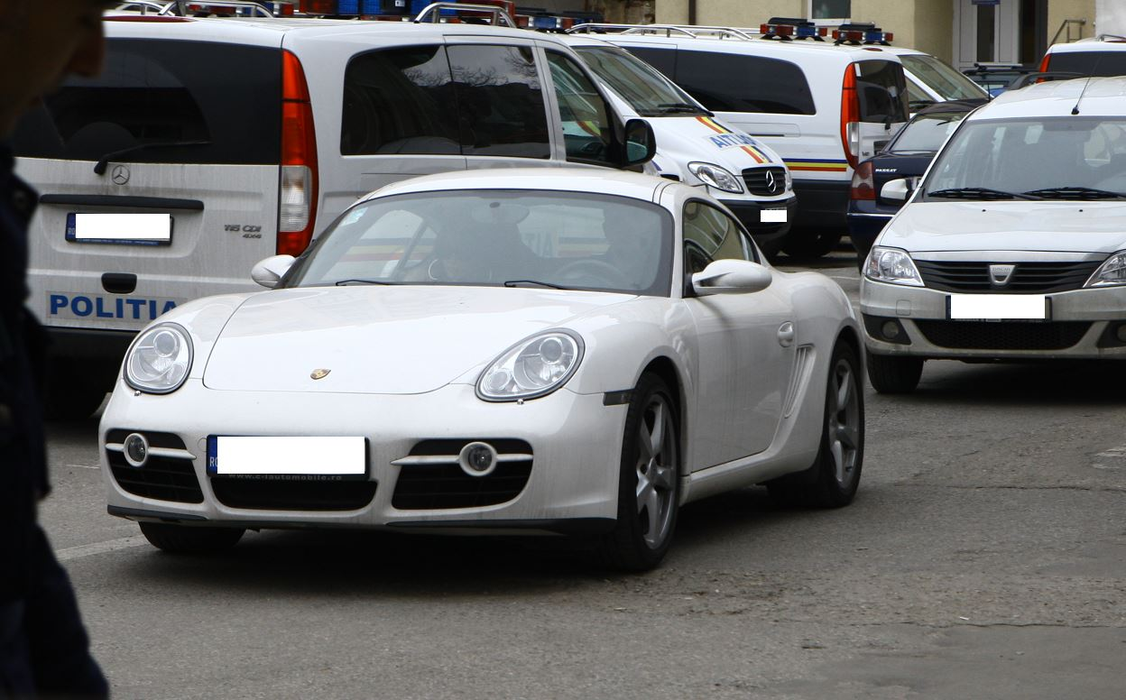 Oana Zăvoranu a rămas fără Porsche-ul Cayman (Foto: CANCAN.RO)