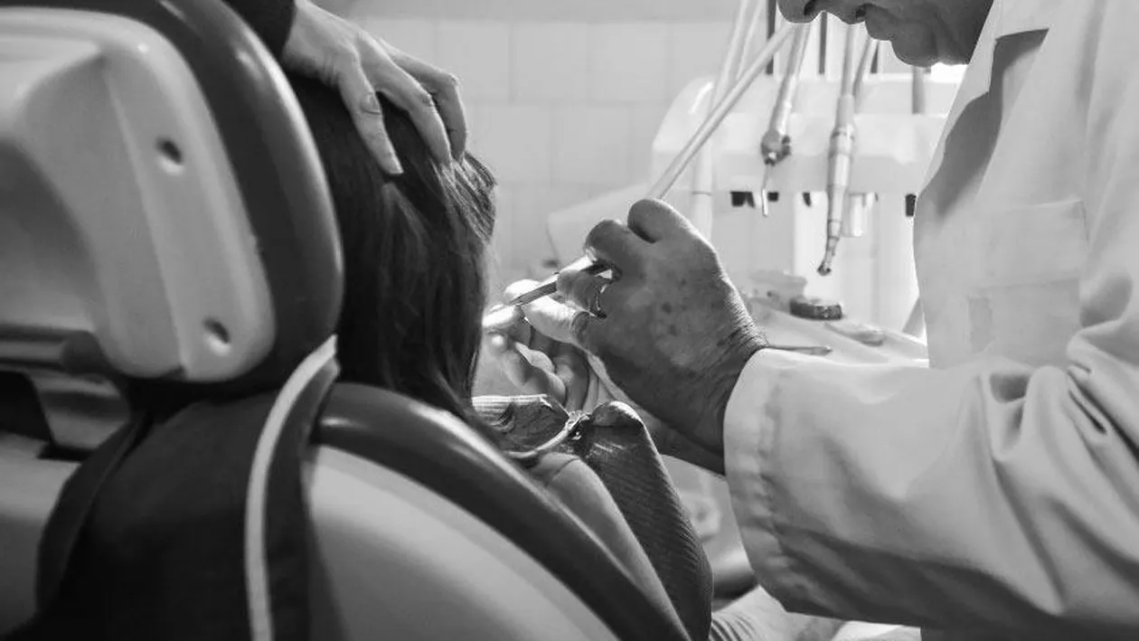 Un medic stomatolog din Timișoara s-a sinucis. Ce mesaj a lăsat pe Facebook: Ai ajuns să mă bați în fața copilului și a mamei tale