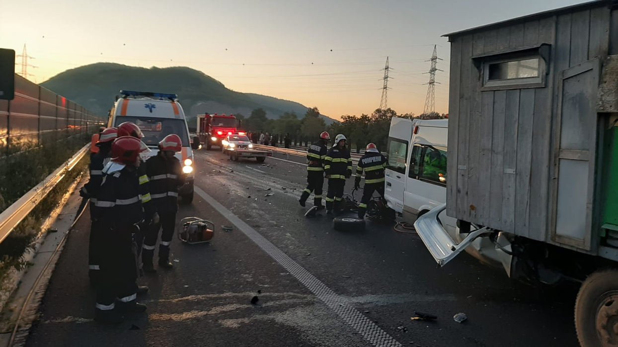 Tragedie pe A1. O mamă a murit, copiii și soțul, în stare gravă la spital