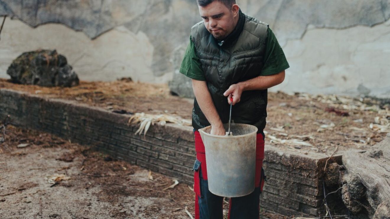 Un român plecat la muncă în străinătate se revoltă: „Suntem sclavii Europei!”