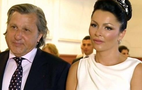 N-o să-ți vină să crezi cum e trecută Brigitte în telefonul lui Ilie Năstase