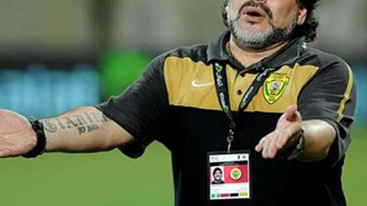 Maradona catre Pele: Sa se intoarca la muzeu si sa ia medicamentul bun