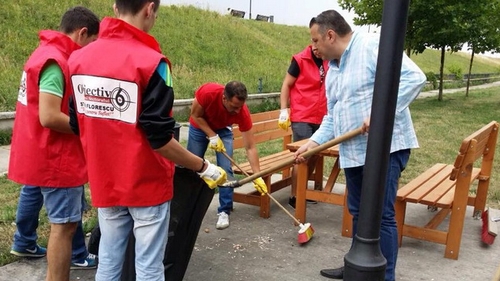 Veste buna pentru bucurestenii din sectorul 6! Stefan Florescu si voluntarii continua sa faca curatenie!