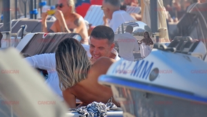 Soția a iertat, dar n-a uitat! „Motanul”, sub observație. Cum au fost surprinși cei doi pe plaja din Mamaia