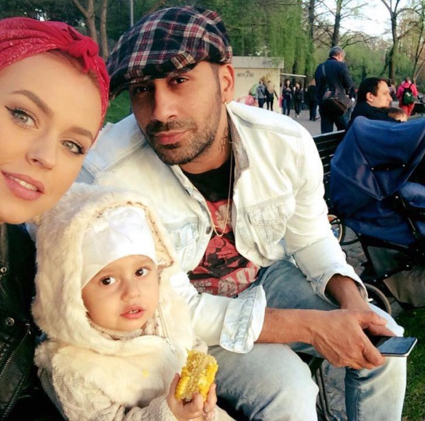 Misha, lipsită de inhibiții! Soția lui Connect-R și-a afișat posteriorul într-o lenjerie sexy