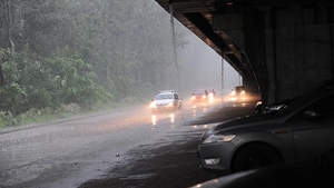 Meteorologii au emis un COD PORTOCALIU de furtună valabil până luni. Iată ce judeţe sunt vizate