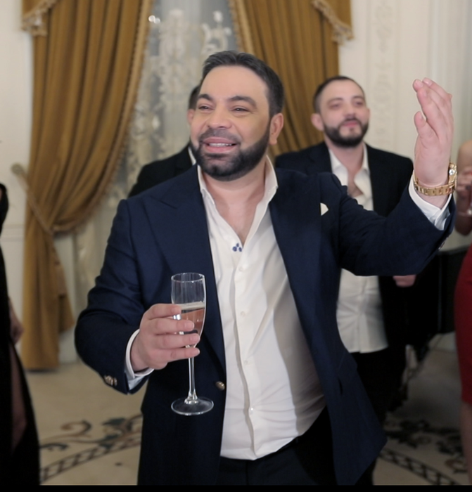 Cum a fost surprins Florin Salam în noaptea de Înviere. Minodora a făcut imaginile publice!