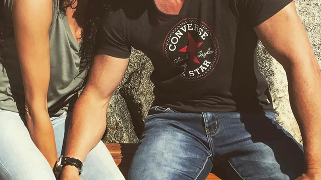 Mihaela Rădulescu a luat micul-dejun cu Arnold Schwarzenegger! Celebrul actor a prins-o frumos de mijlocel şi s-a mândrit tare cu românca