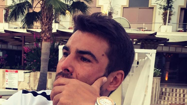 Incredibil: divorţul de Consuelo n-a fost recunoscut. Mutu a cerut-o pe Sandra de soţie, dar el e… oficial însurat!