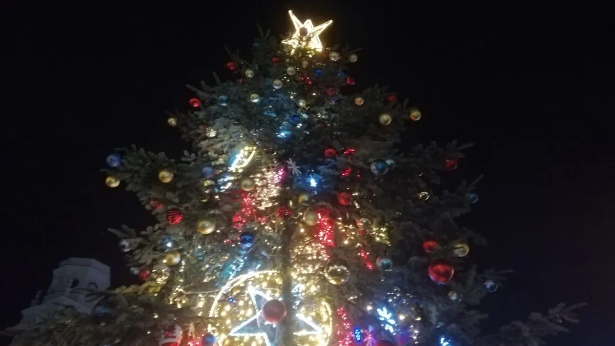 S-a dat startul sărbătorilor de iarnă la Iași, în prezența Familiei Regale