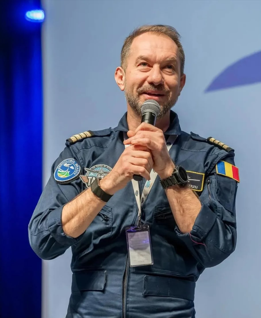 Mihai Sturzu vorbește despre cum l-a susținut mama lui, atunci când a decis că vrea să devină pilot/ sursa: social media