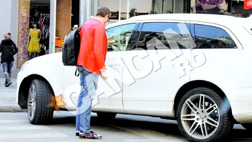 Bote a avut parte de o surpriza hot in buricul Bucurestiului, ziua in amiaza mare! Invitatie la sex in grup!