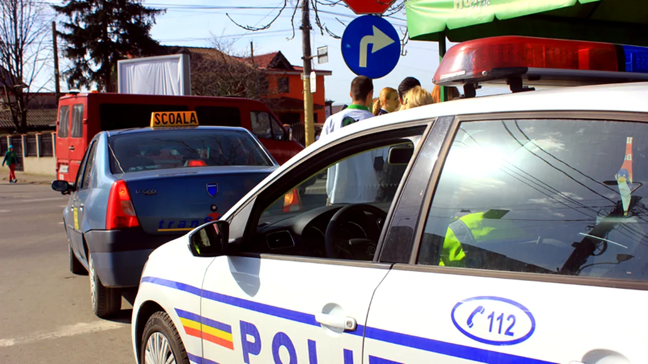 Incident şocant în Baia Mare. L-a luat la bătaie pe poliţistul care l-a informat că a picat examenul auto. Bărbatul violent a fost reţinut