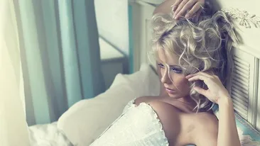 Galerie foto incredibila cu cele mai dezlantuite mirese din lume. Ipostaze indecente, sani dezgoliti si muuult alcool!