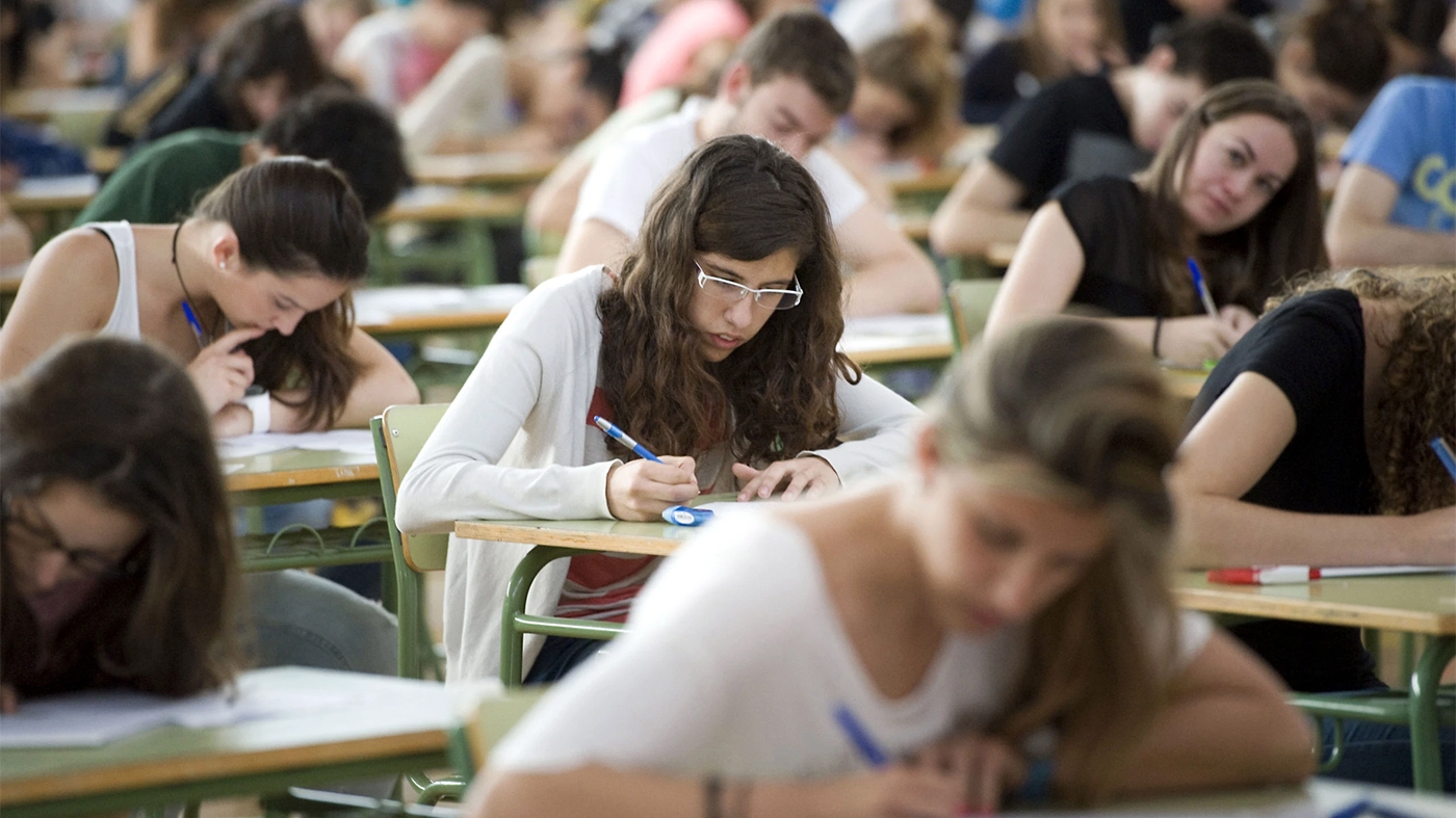 Cum va arăta Bacalaureatul în anii următori după noua Lege a Educației. Schimbările ar putea fi radicale pentru cei care vor susține examenul de maturitate