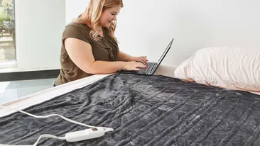 Trucul iefin prin care poți economisi sute de lei la factura la curentul electric. Costă doar 2,50 lei pe lună!