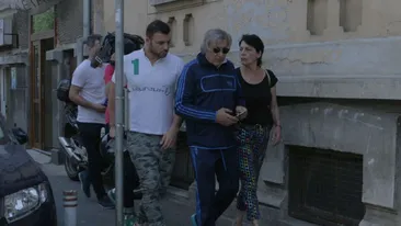 Primele imagini cu încătușarea lui Ilie Năstase. Fostul tenismen este tras afară din mașină și culcat pe asfalt! VIDEO