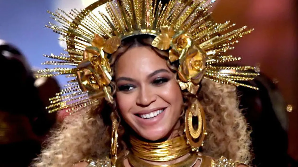Aceste imagini cu BEYONCE însărcinată pe scenă au reuşit să devină virale printre internauţi. A fost prima apariţie de când a anunţat că aşteaptă gemeni