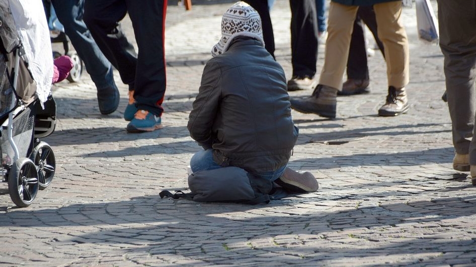 Un cerșetor român a fost condamnat la închisoare în Irlanda! Câți bani câștiga pe zi