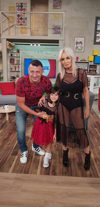 Daniela Gyorfi, fără lenjerie intimă în pat!